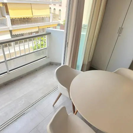 Centro Primera Linea De Mar Apartment *