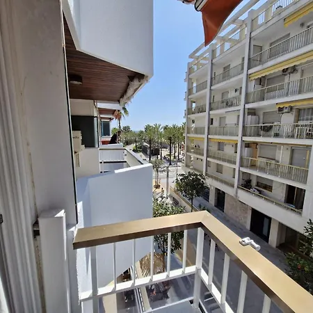 Centro Primera Linea De Mar Apartment *